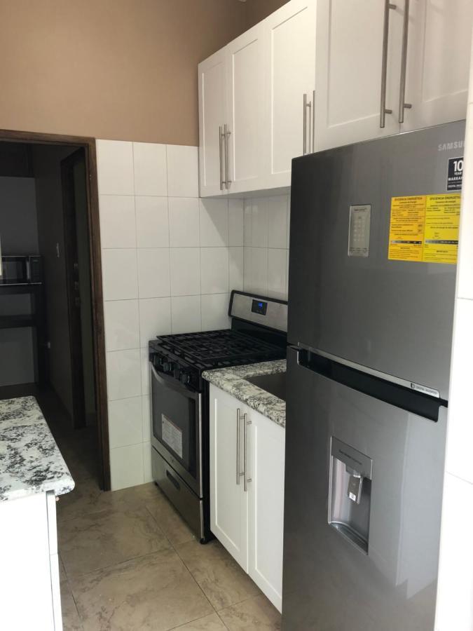 Le Quad - One Bedroom & Studio Apt - Private, Spacious & Secured Kingston Exterior photo
